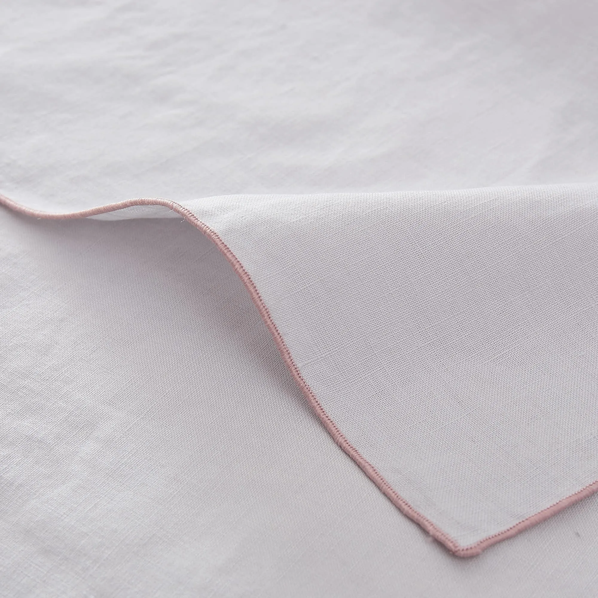 Alvalade Tablecloth [Light grey/Powder Pink]